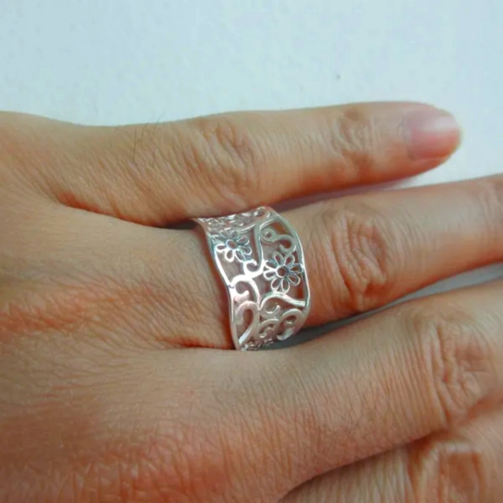 NWT Sterling Silver Ring